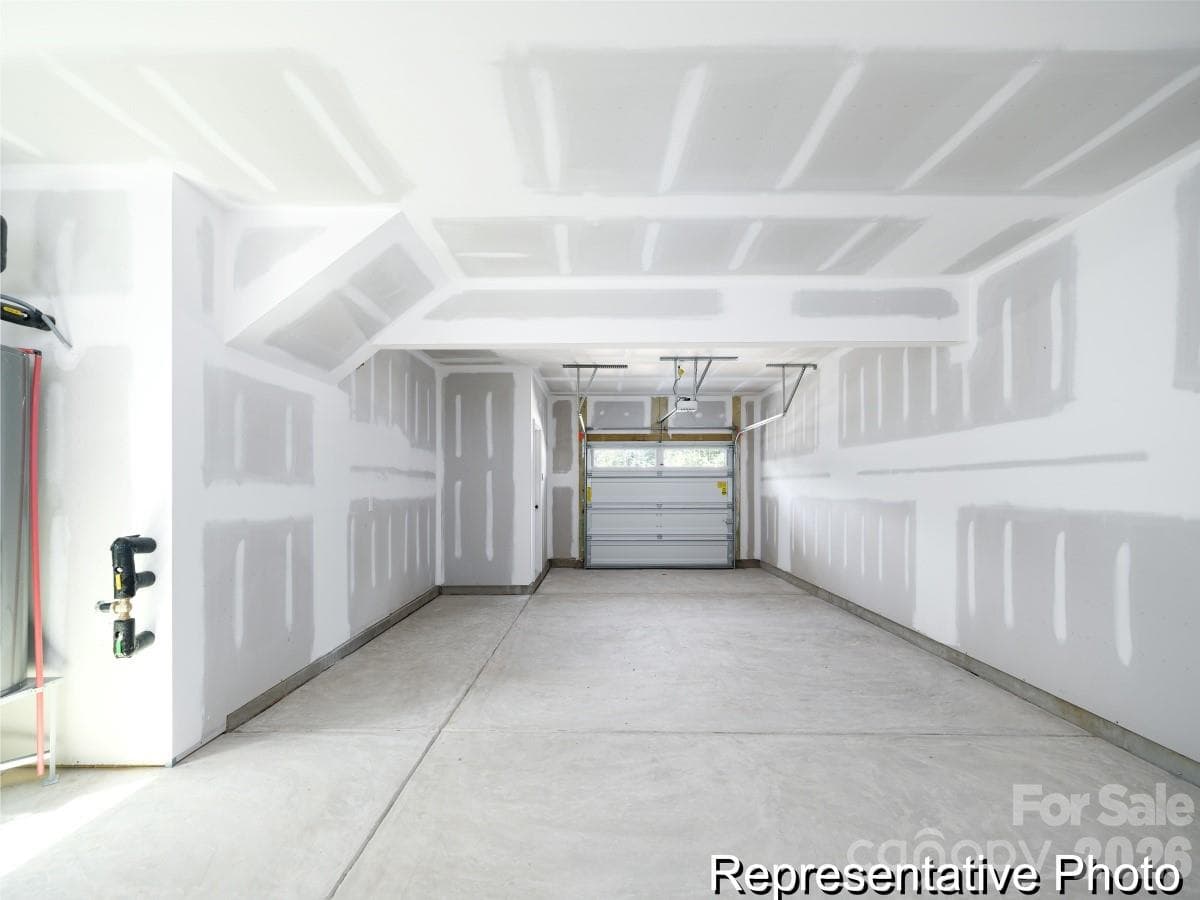 Oversized Tandem Garage - 11709 Avocet Street, Charlotte