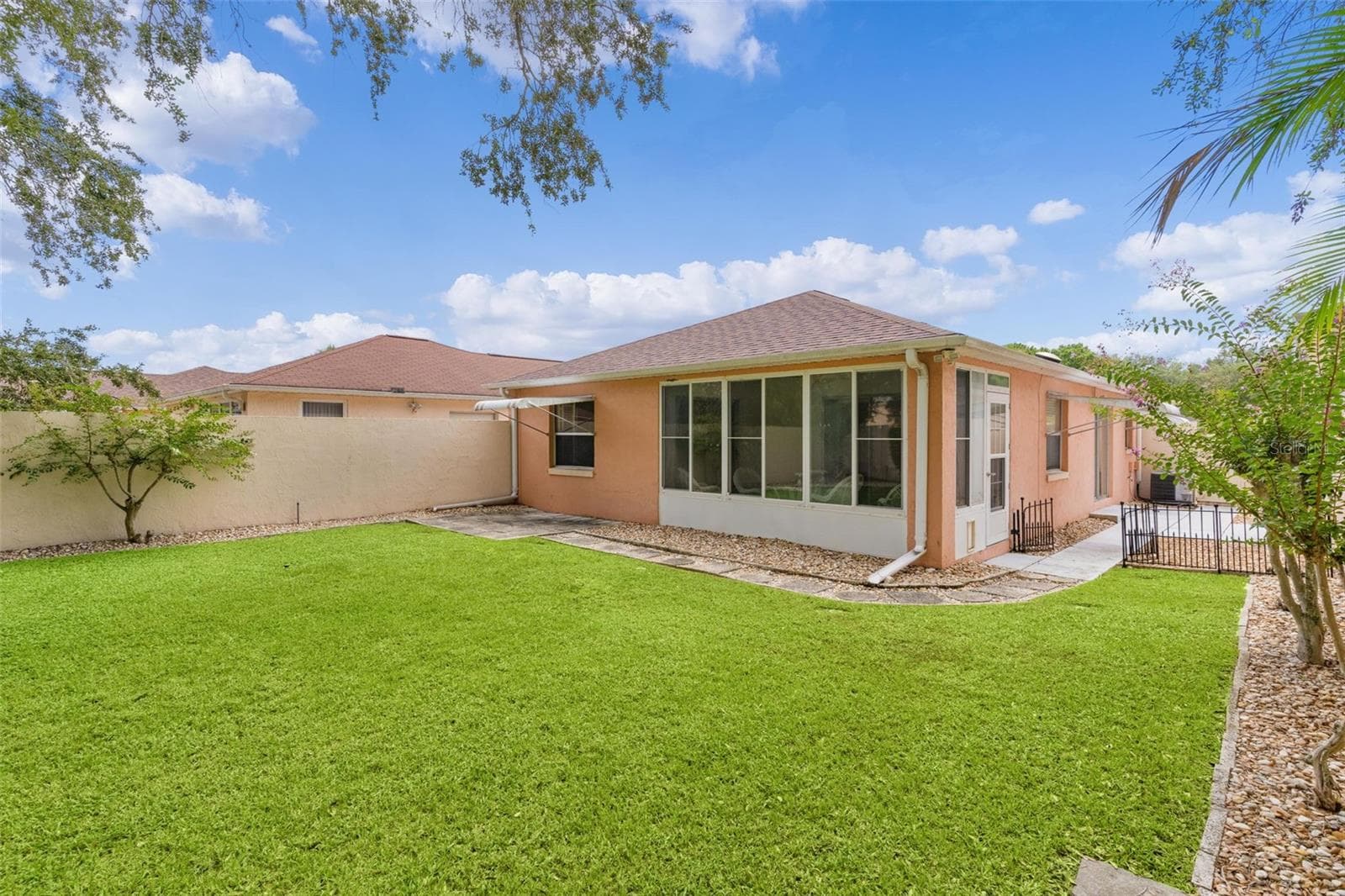 Single Family Residence at 1023 AVALON AVE, THE VILLAGES, photo 10 of 21
