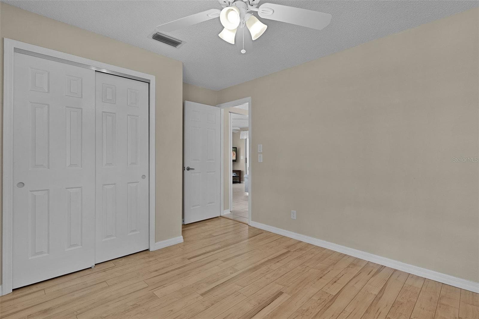 Single Family Residence at 1023 AVALON AVE, THE VILLAGES, photo 13 of 21