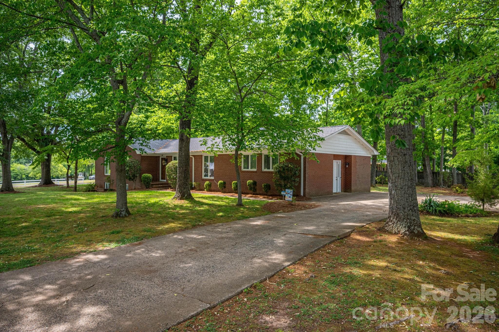 Single Family Residence at 602 Lee Street, Kings Mountain, photo 7 of 48
