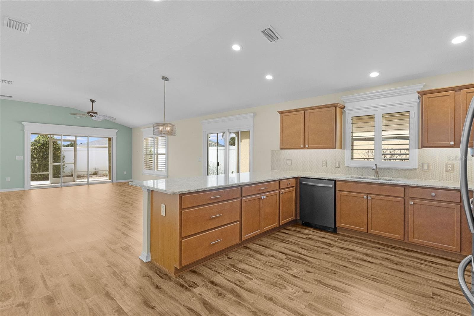 Villa at 2952 KRAMER CT, THE VILLAGES, photo 13 of 53