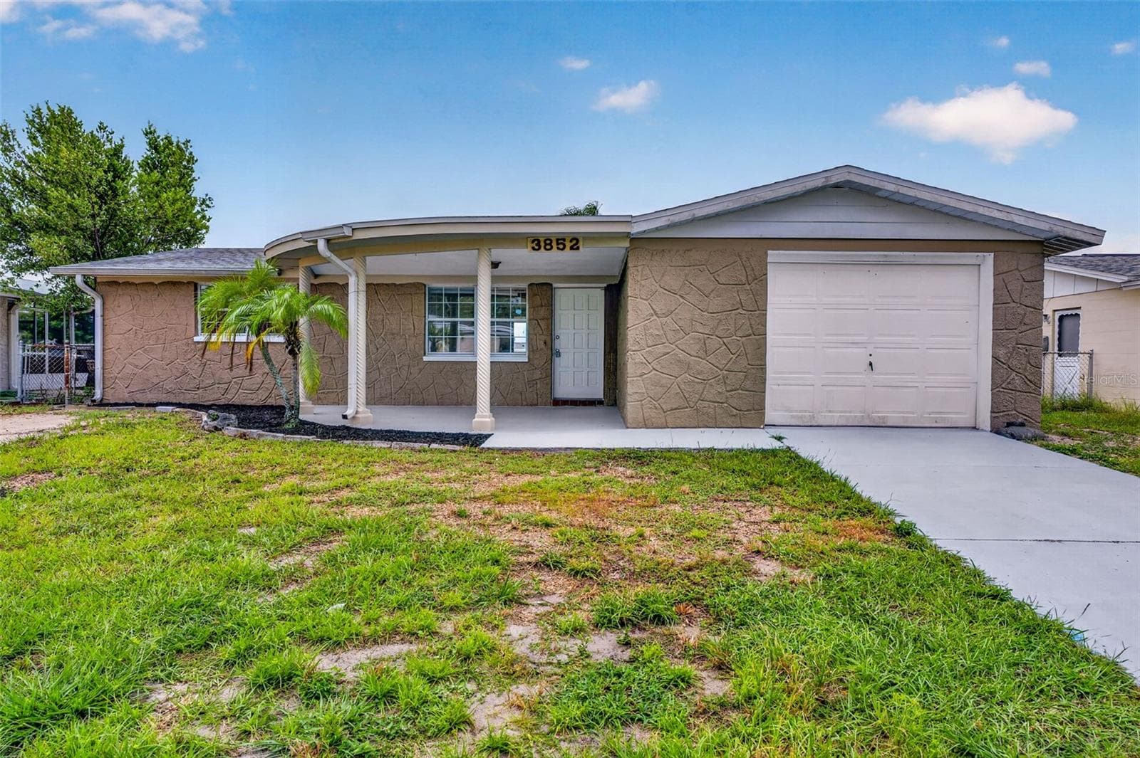3852 SUNRAY DR