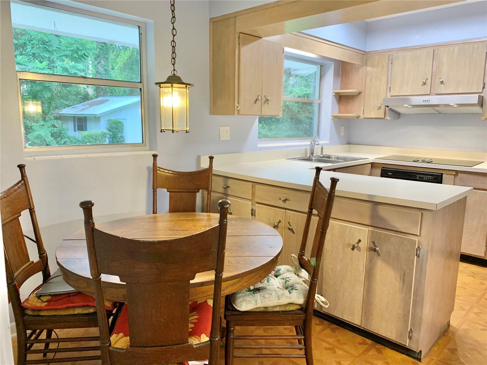 Breakfast area - 2238 NW 16TH AVE, GAINESVILLE