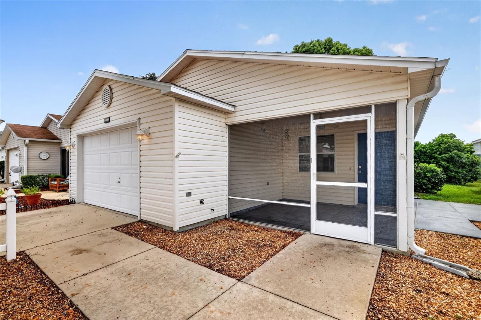 Villa at 1606 CAMPOS DR, THE VILLAGES, photo 2 of 43