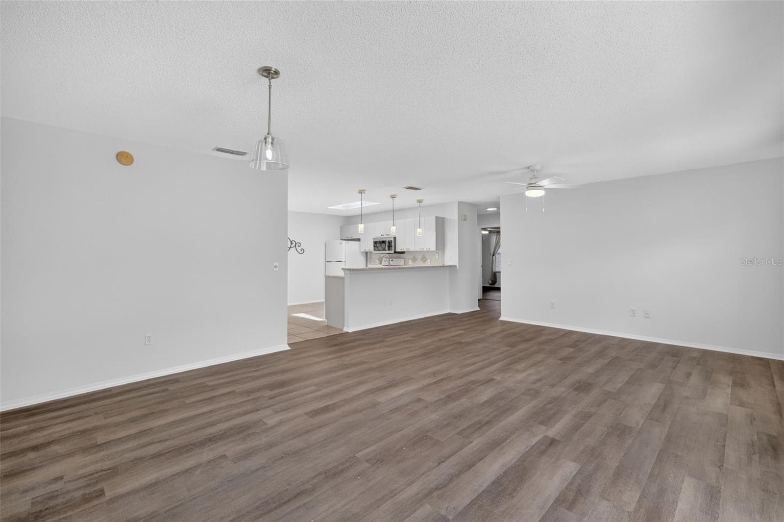 Villa at 1606 CAMPOS DR, THE VILLAGES, photo 6 of 43