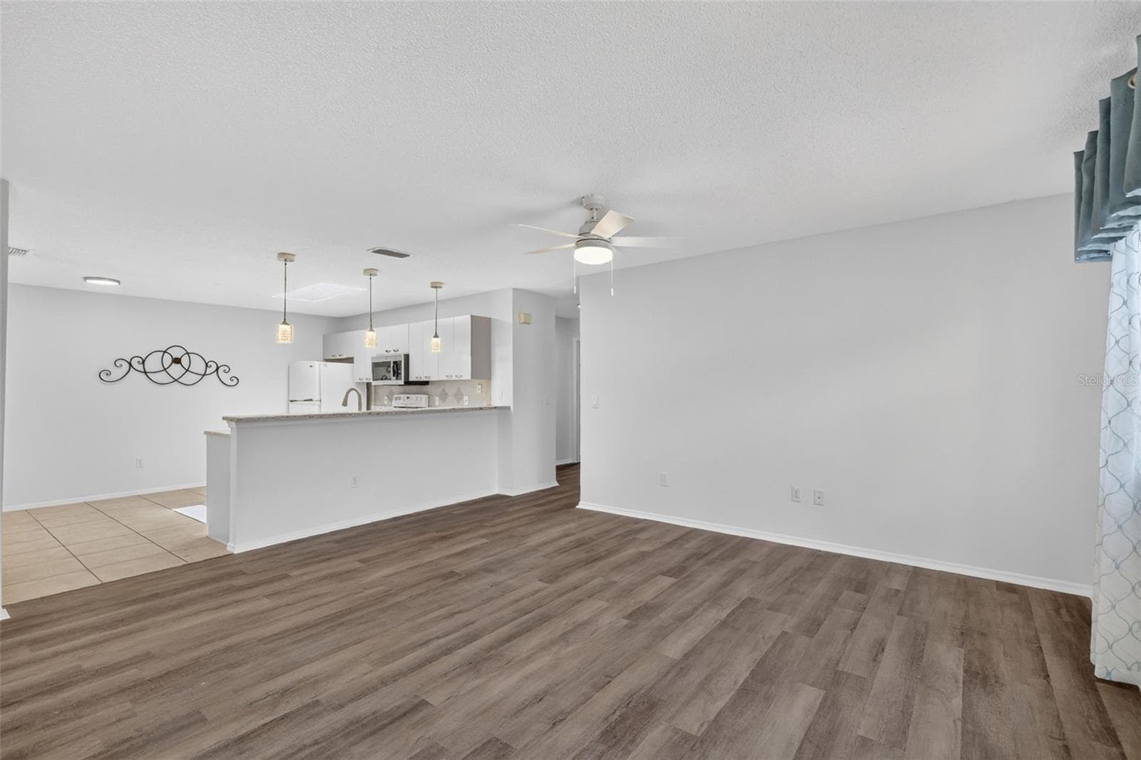 Villa at 1606 CAMPOS DR, THE VILLAGES, photo 11 of 43
