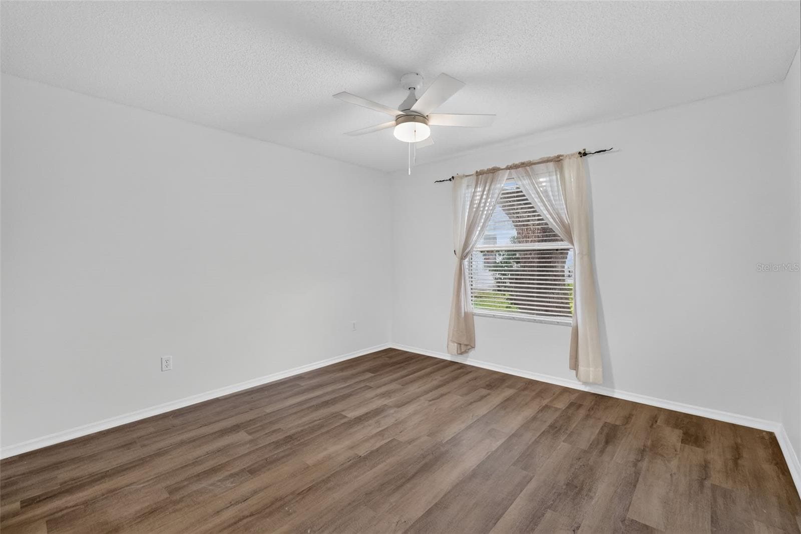 Villa at 1606 CAMPOS DR, THE VILLAGES, photo 22 of 43