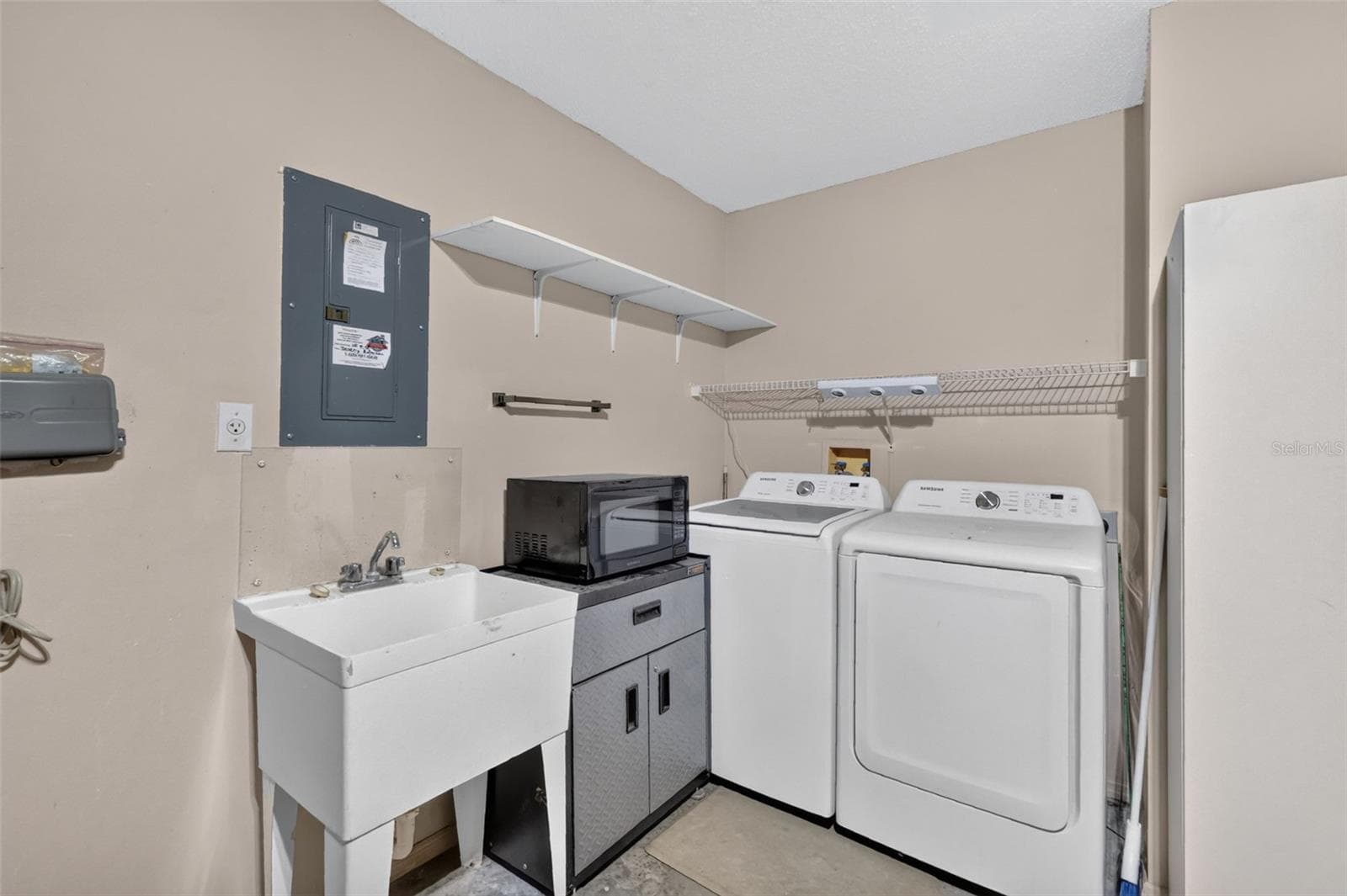 Villa at 1606 CAMPOS DR, THE VILLAGES, photo 29 of 43