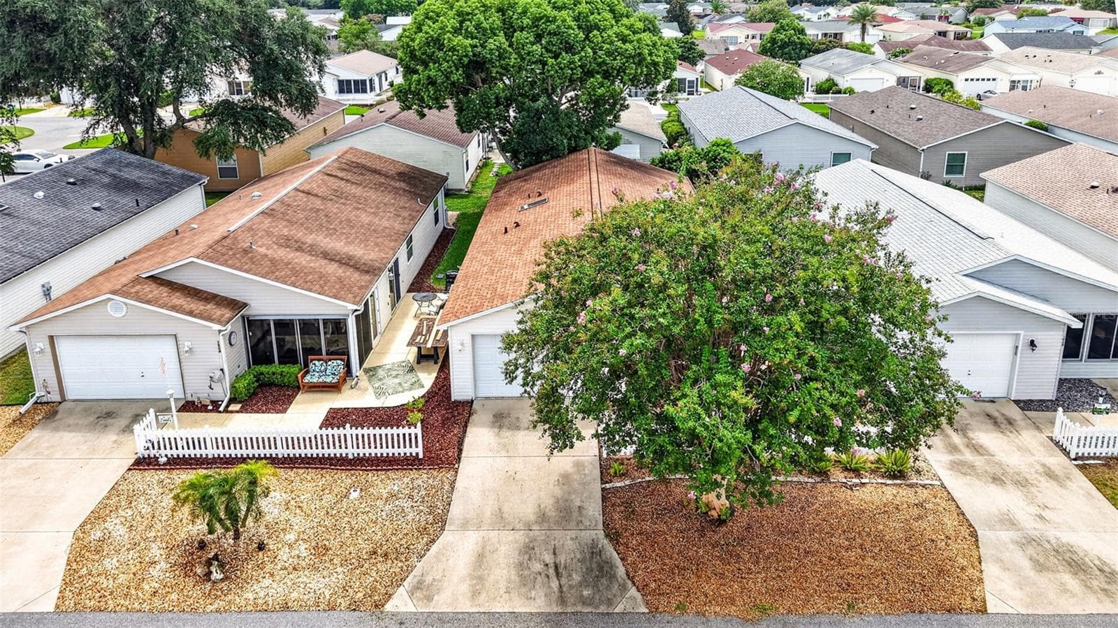 Villa at 1606 CAMPOS DR, THE VILLAGES, photo 33 of 43