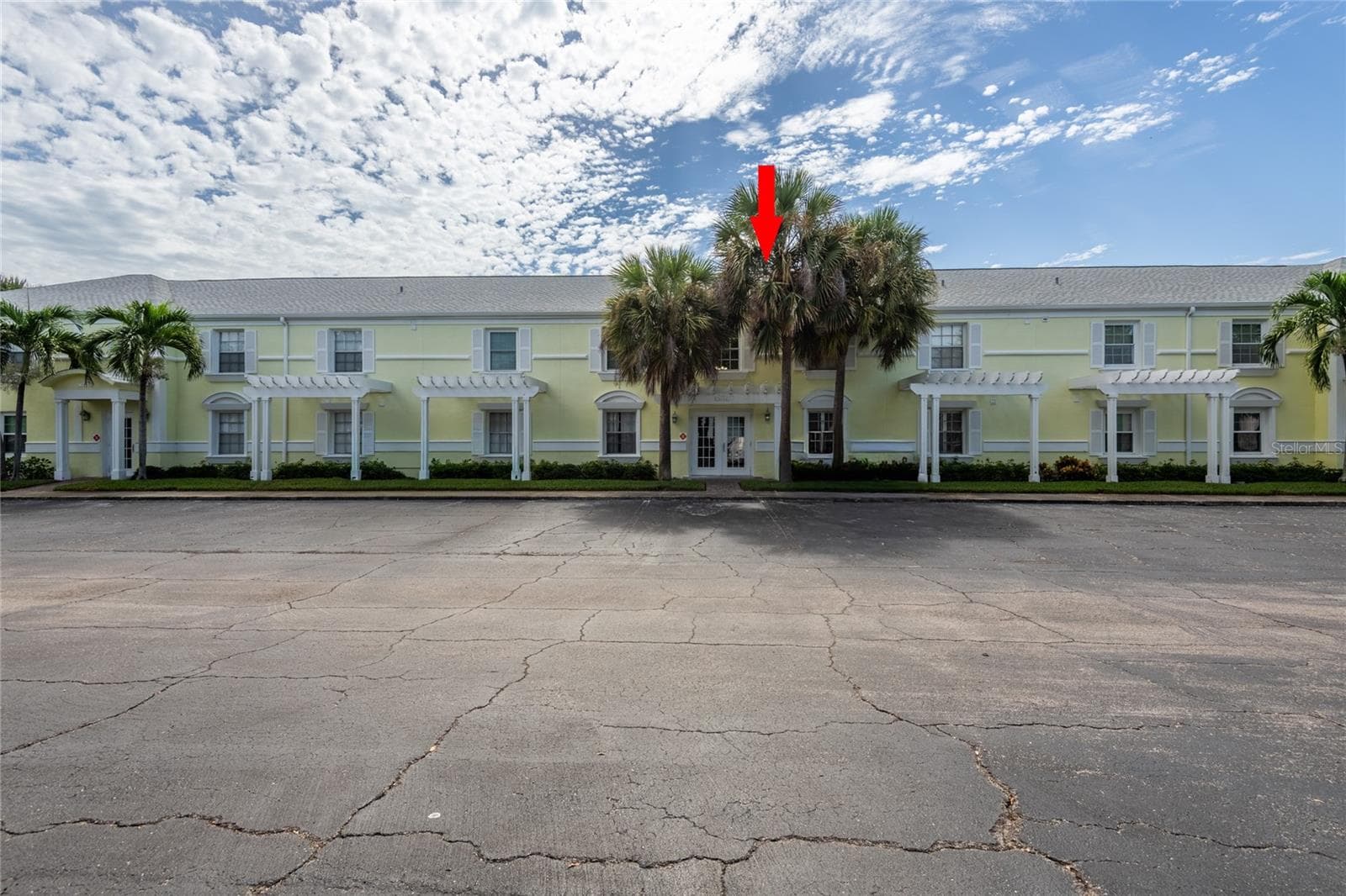Condominium at 5132 BEACH DR SE #C, ST PETERSBURG, photo 2 of 41