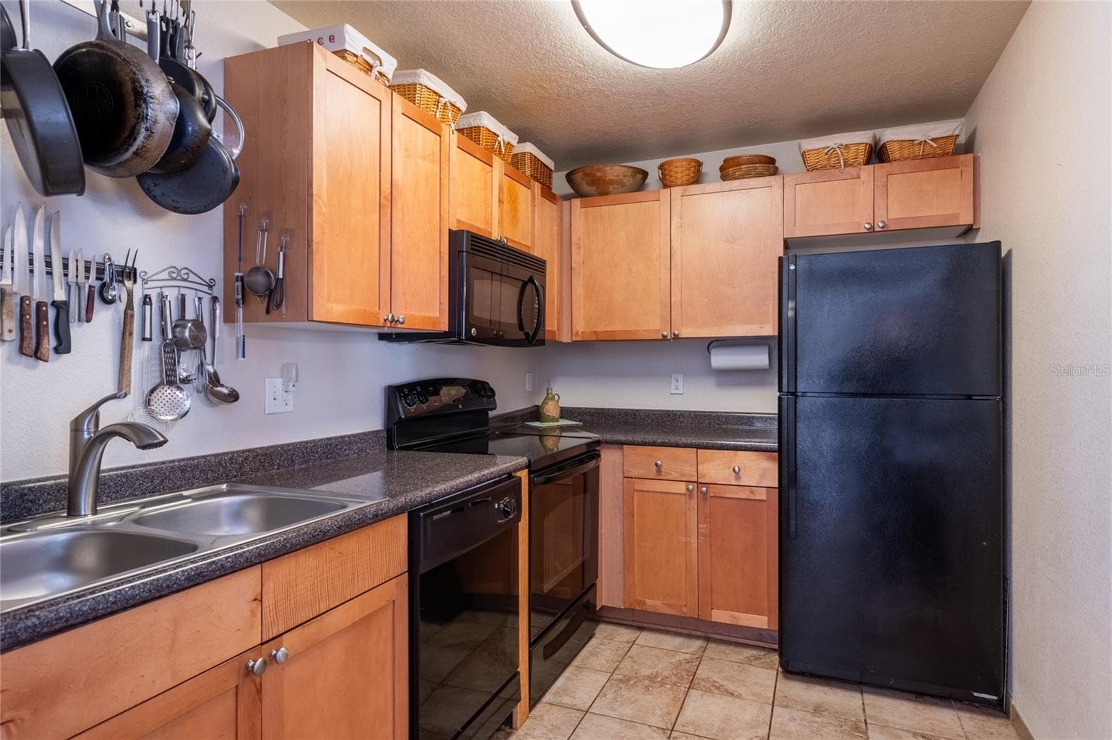Kitchen - 5132 BEACH DR SE #C, ST PETERSBURG