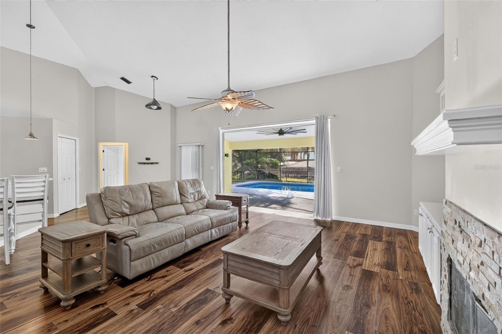 Single Family Residence at 35546 CEDAR LN, LEESBURG, photo 5 of 38