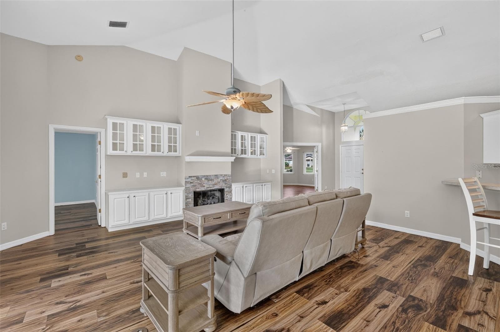 Single Family Residence at 35546 CEDAR LN, LEESBURG, photo 7 of 38