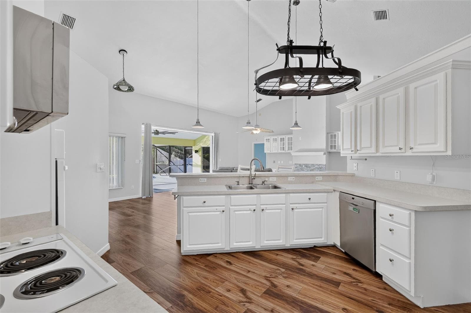 Single Family Residence at 35546 CEDAR LN, LEESBURG, photo 12 of 38