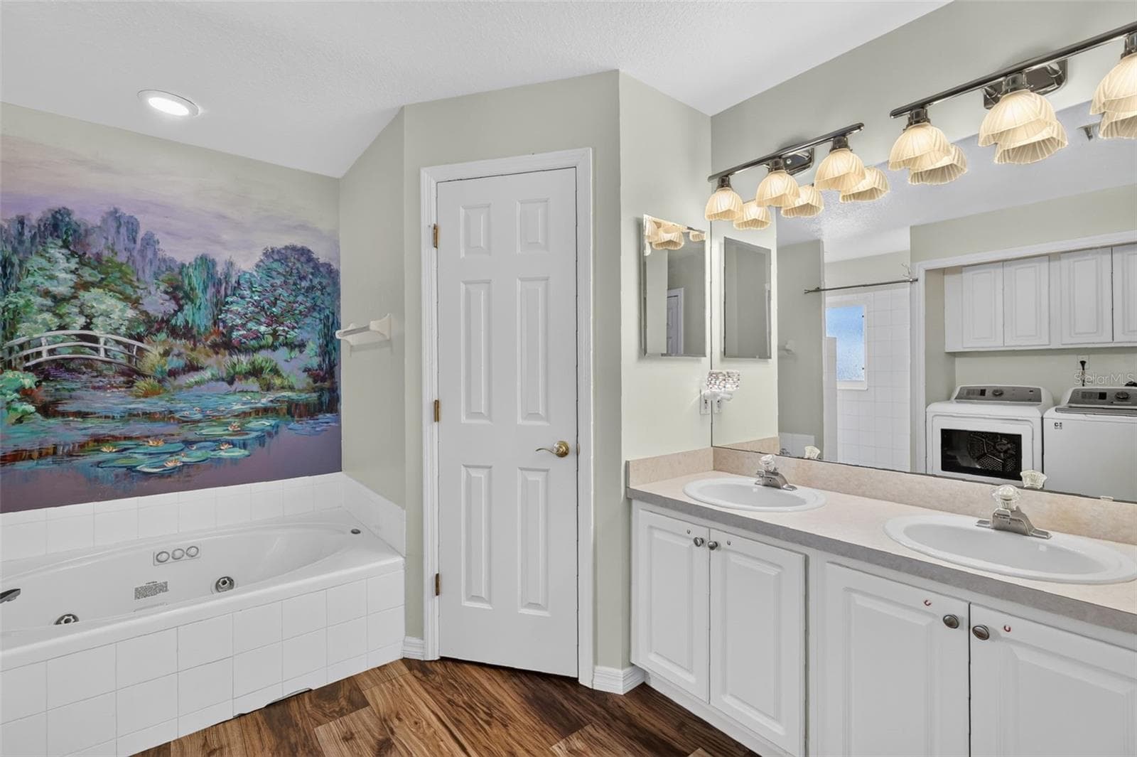 Primary Bathroom - 35546 CEDAR LN, LEESBURG