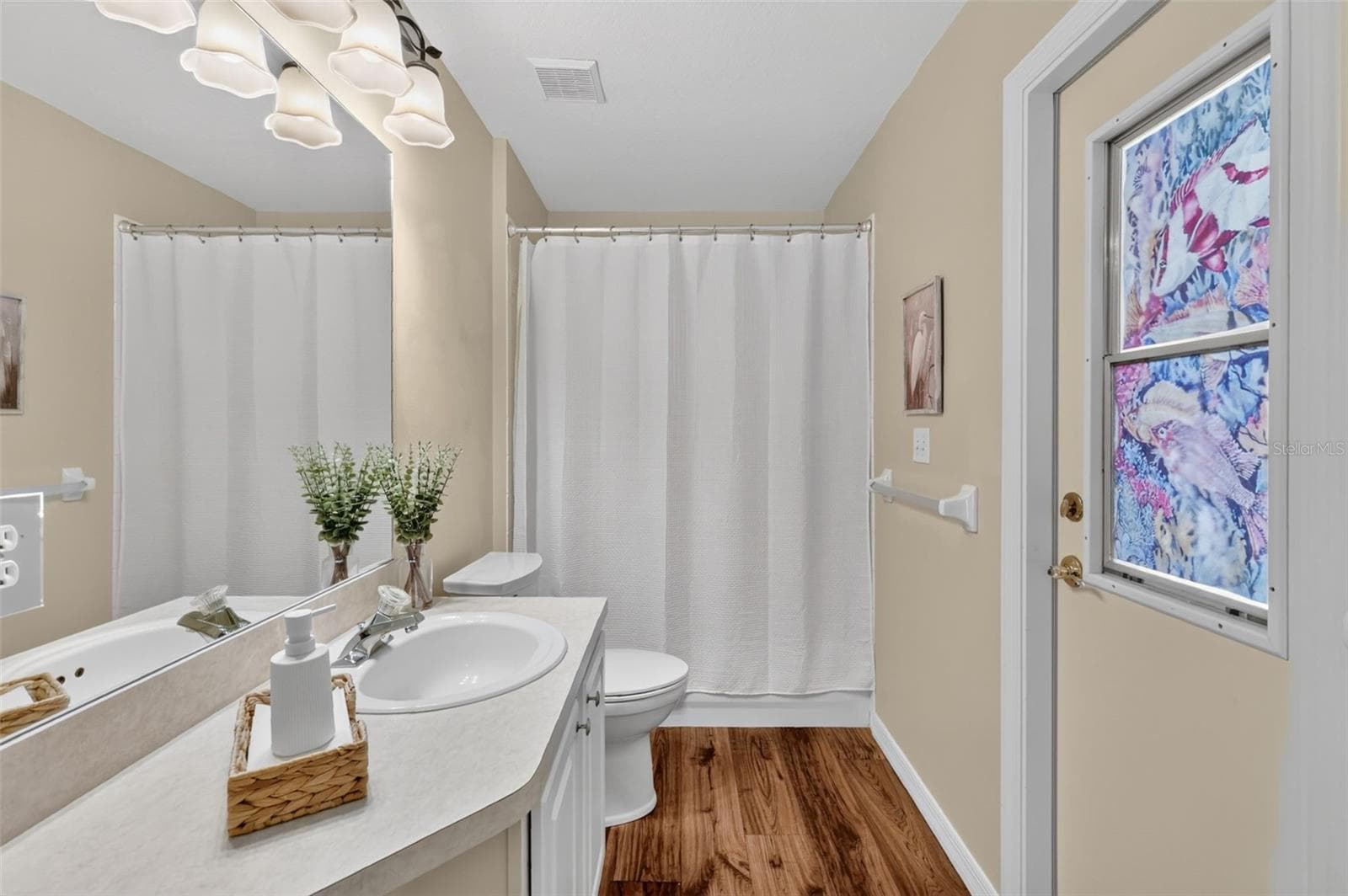 Bathroom / Pool Bath - 35546 CEDAR LN, LEESBURG