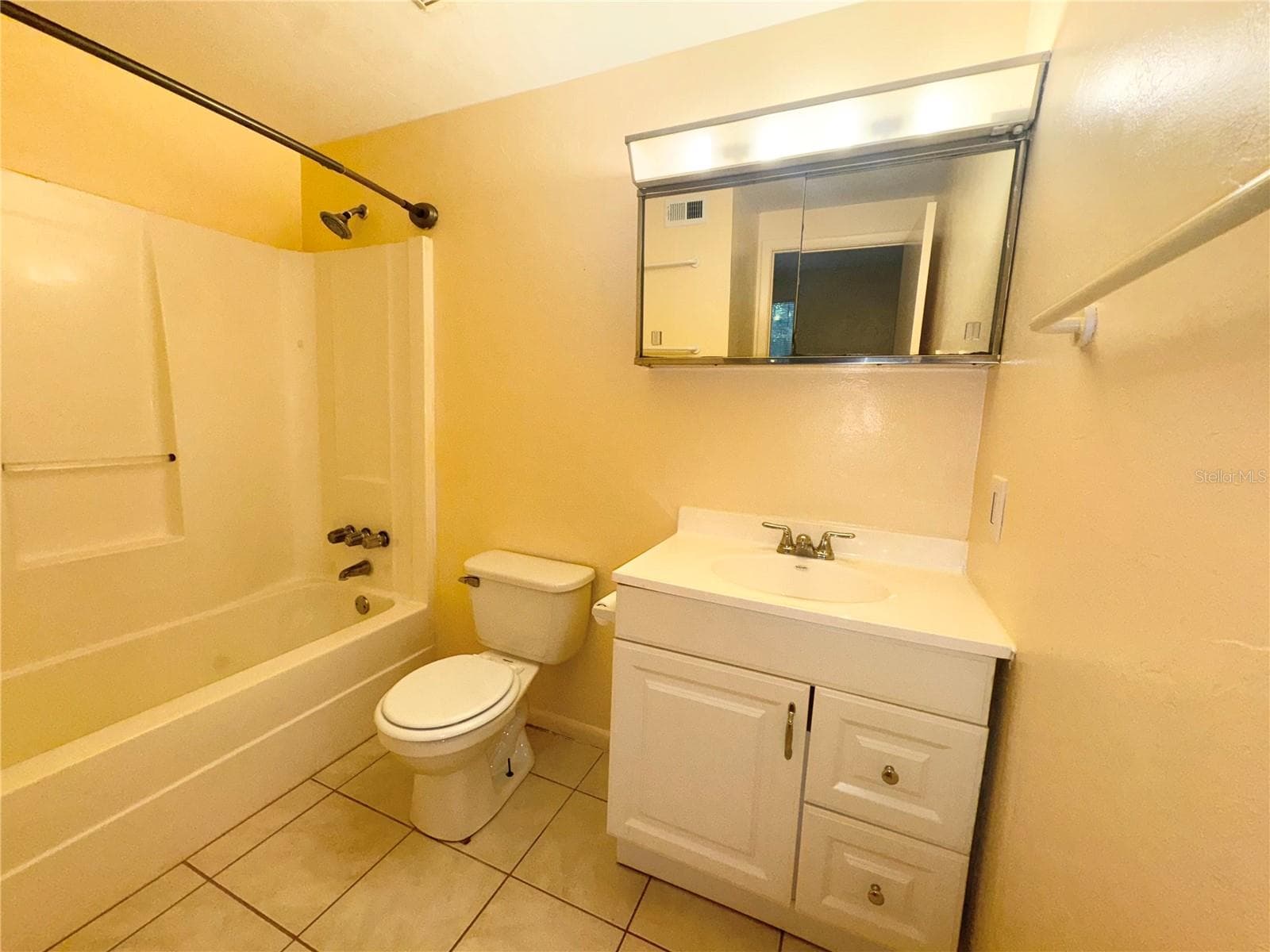 Condominium at 109 SE 16TH AVE #Q101, GAINESVILLE, photo 9 of 15