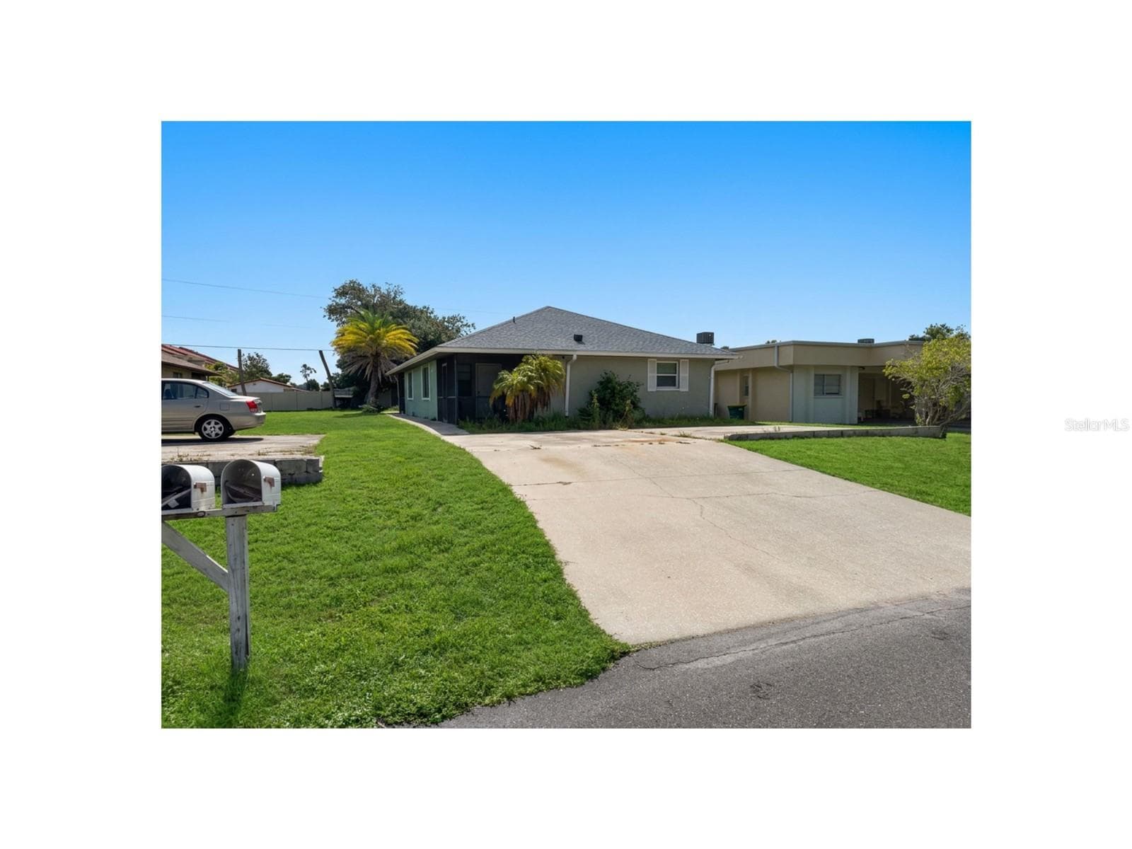 1685 SHADOW LN