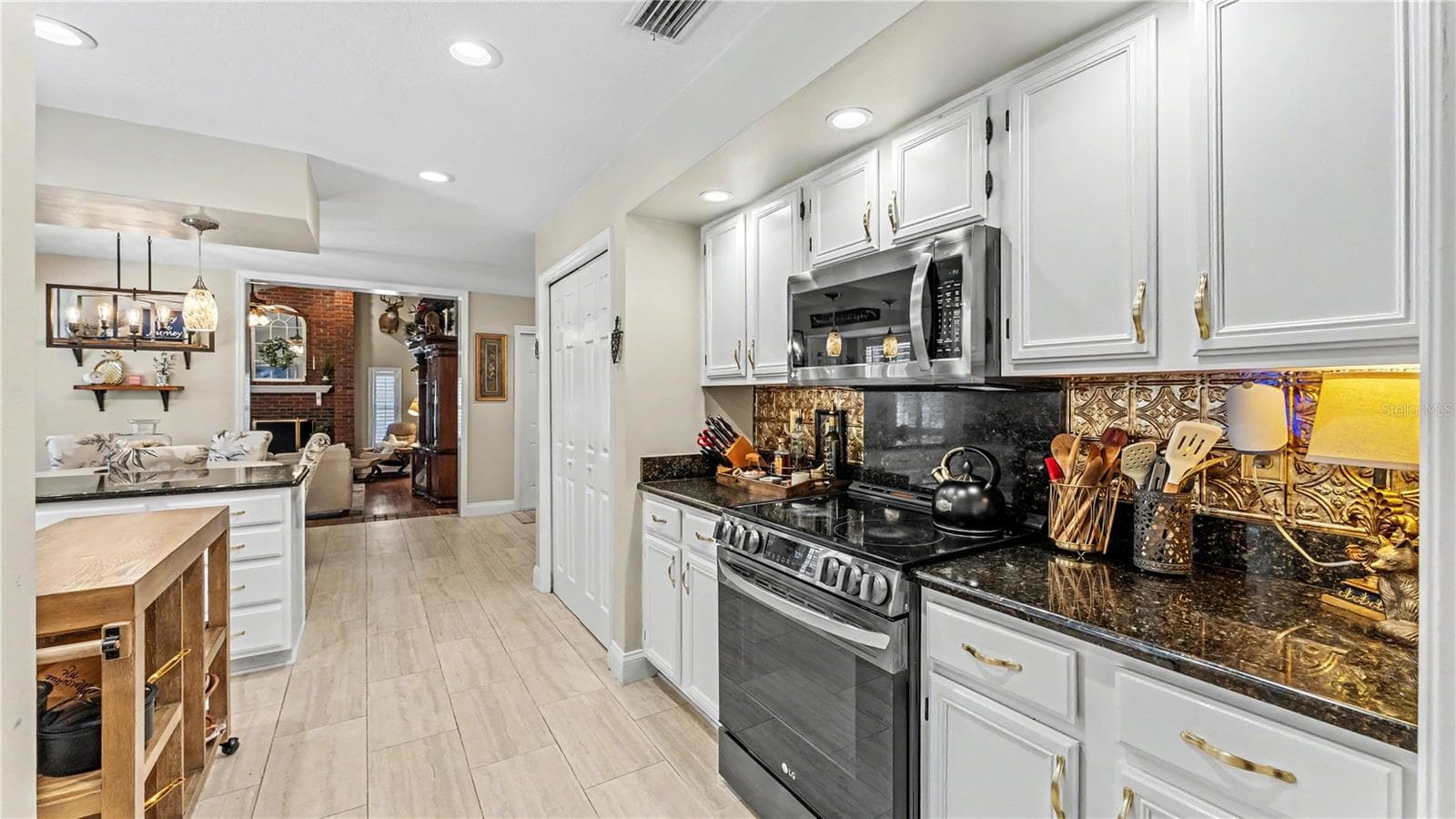 Single Family Residence at 6605 POLEY CREEK DR W, LAKELAND, photo 28 of 85