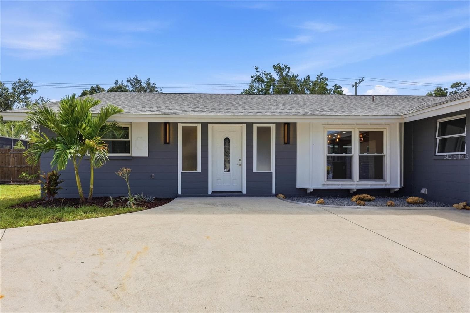 Single Family Residence at 286 MOUNT VERNON DR, VENICE, photo 3 of 45