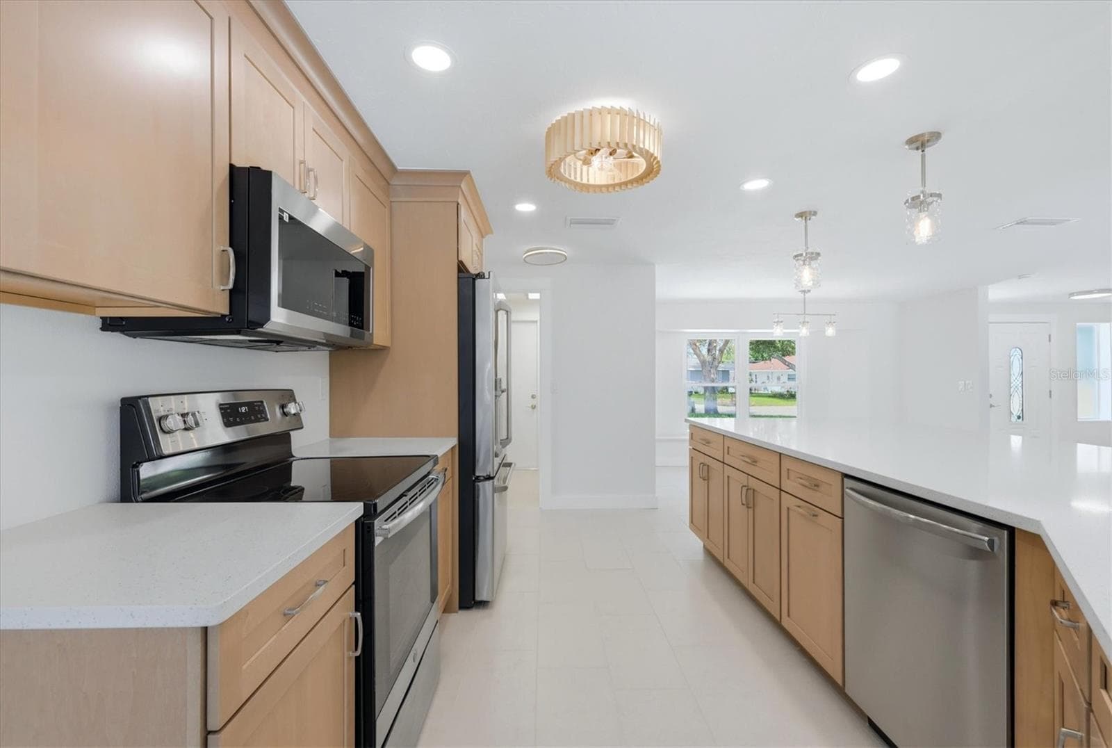 Single Family Residence at 286 MOUNT VERNON DR, VENICE, photo 12 of 45