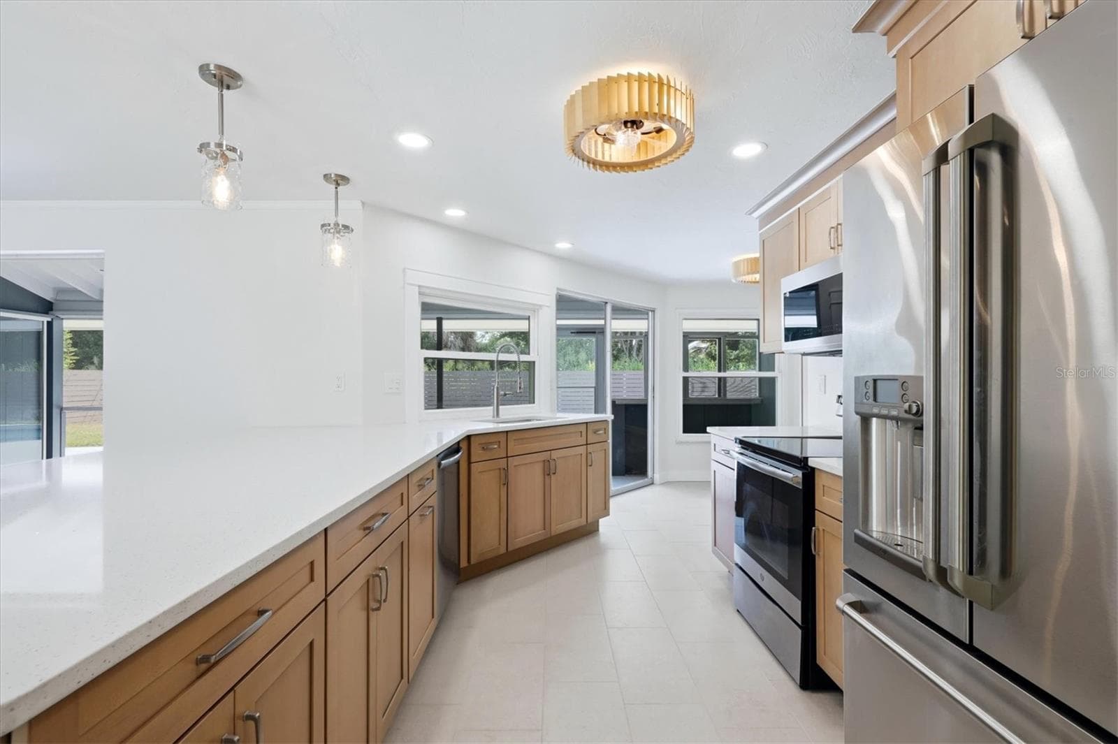 Single Family Residence at 286 MOUNT VERNON DR, VENICE, photo 13 of 45