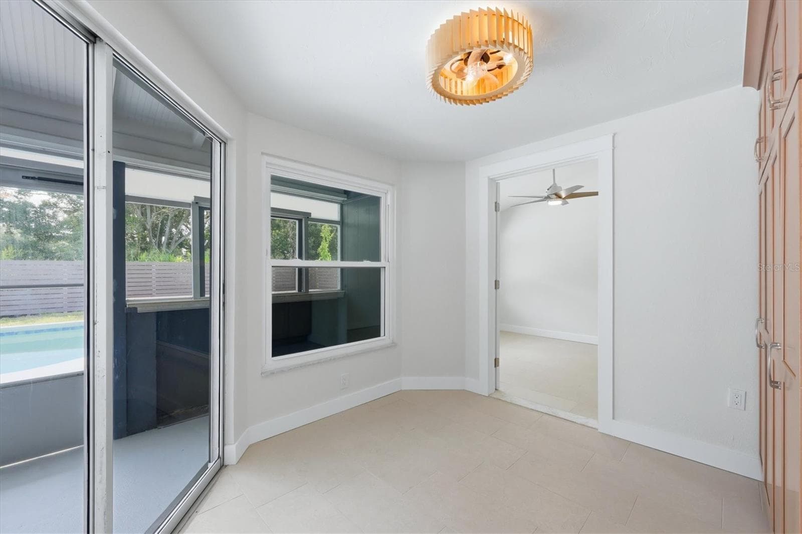 Single Family Residence at 286 MOUNT VERNON DR, VENICE, photo 15 of 45