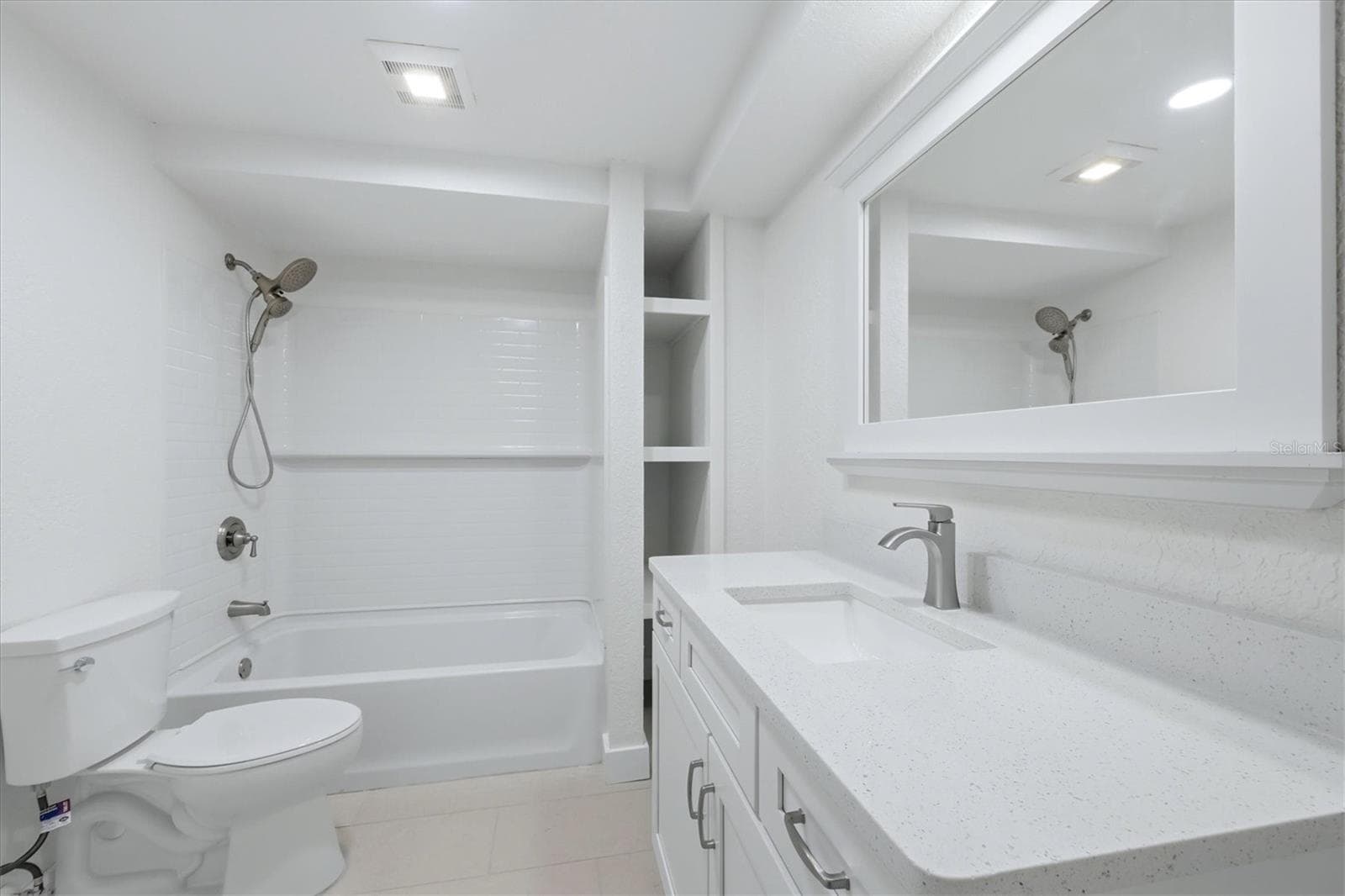 Single Family Residence at 286 MOUNT VERNON DR, VENICE, photo 18 of 45