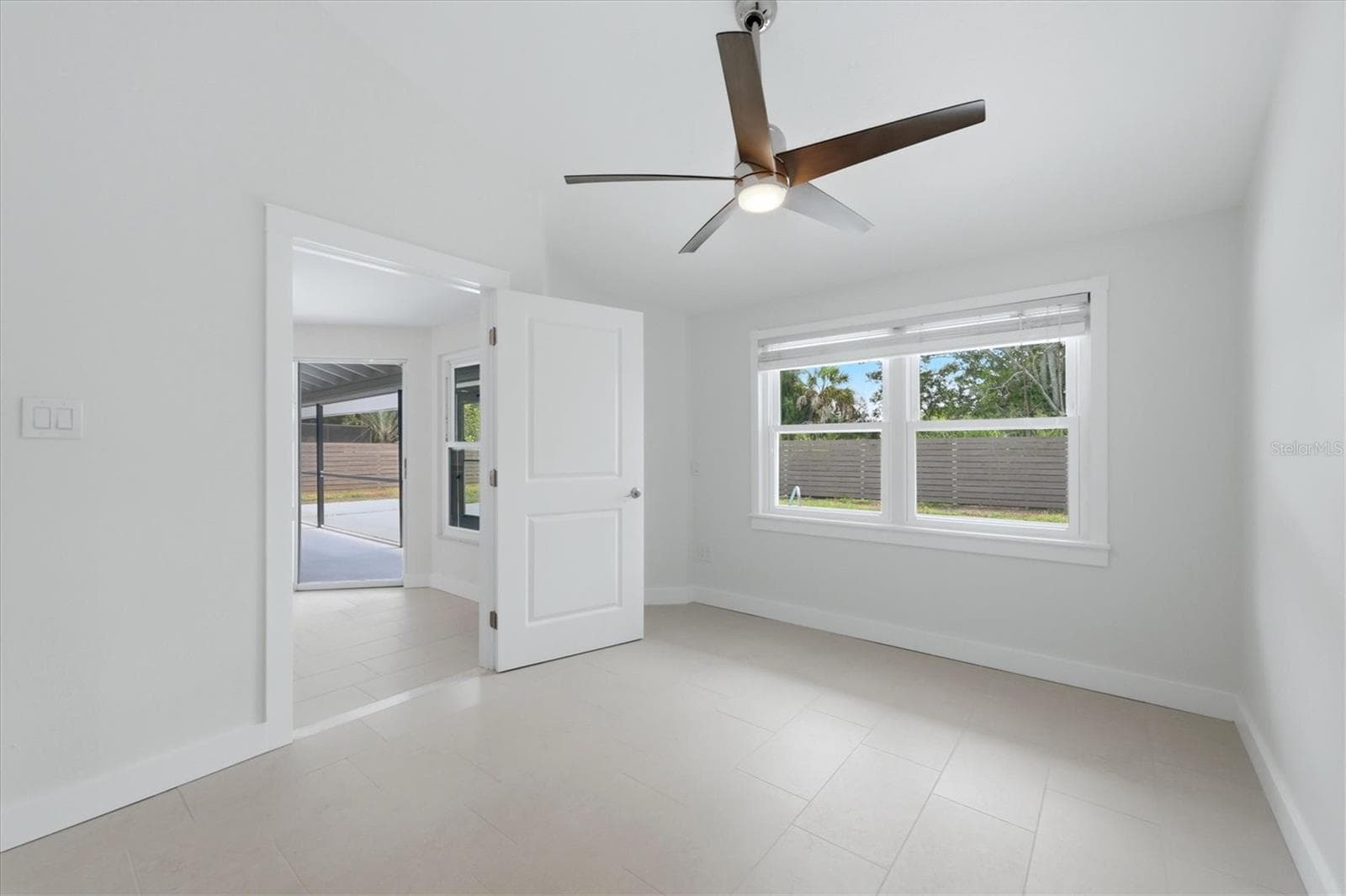 Single Family Residence at 286 MOUNT VERNON DR, VENICE, photo 21 of 45