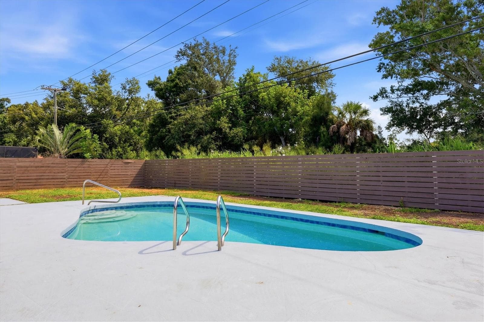 Single Family Residence at 286 MOUNT VERNON DR, VENICE, photo 28 of 45
