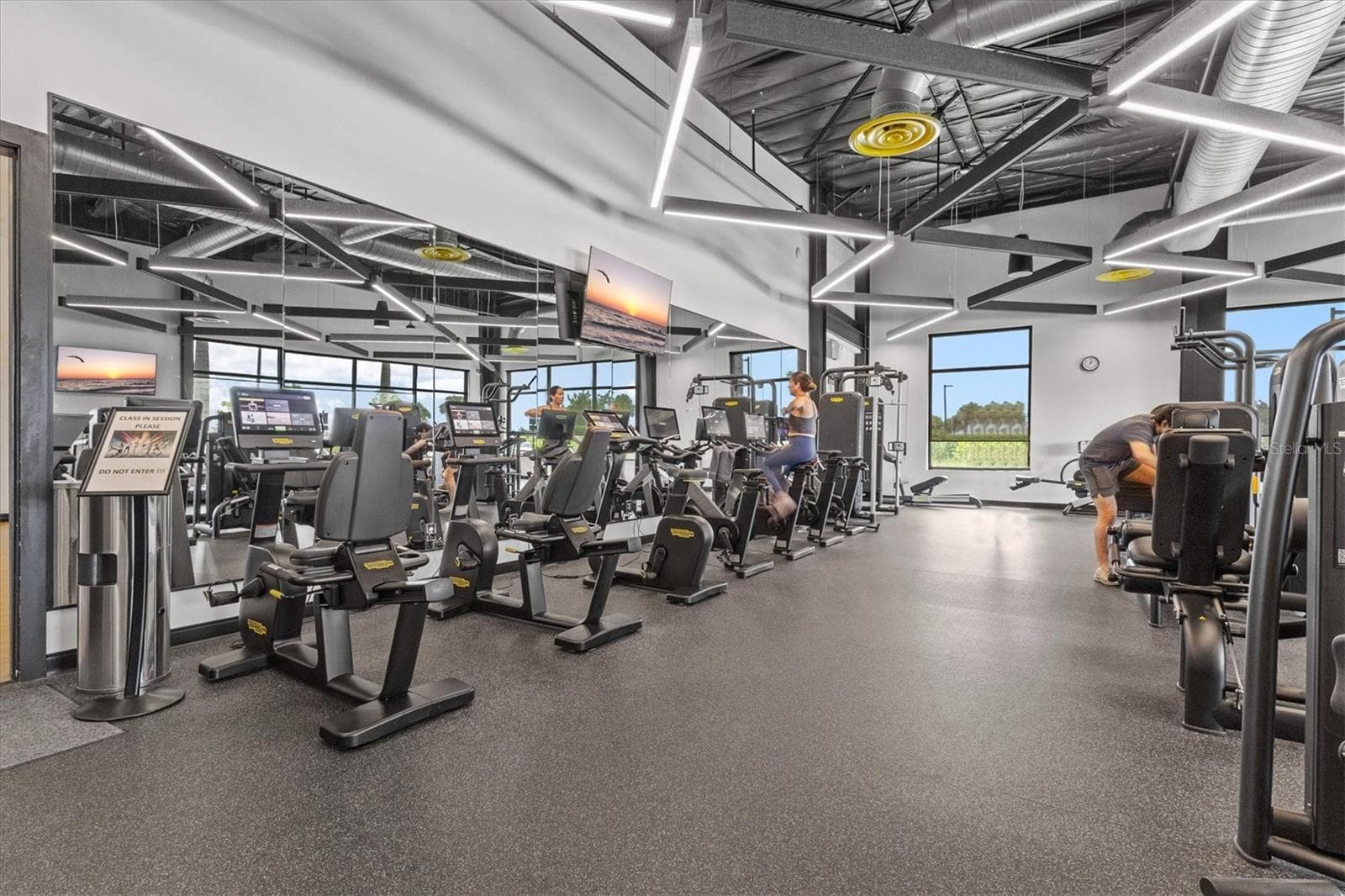 The popular HUB community center - 9297 TEQUILA SUNRISE DR, SARASOTA