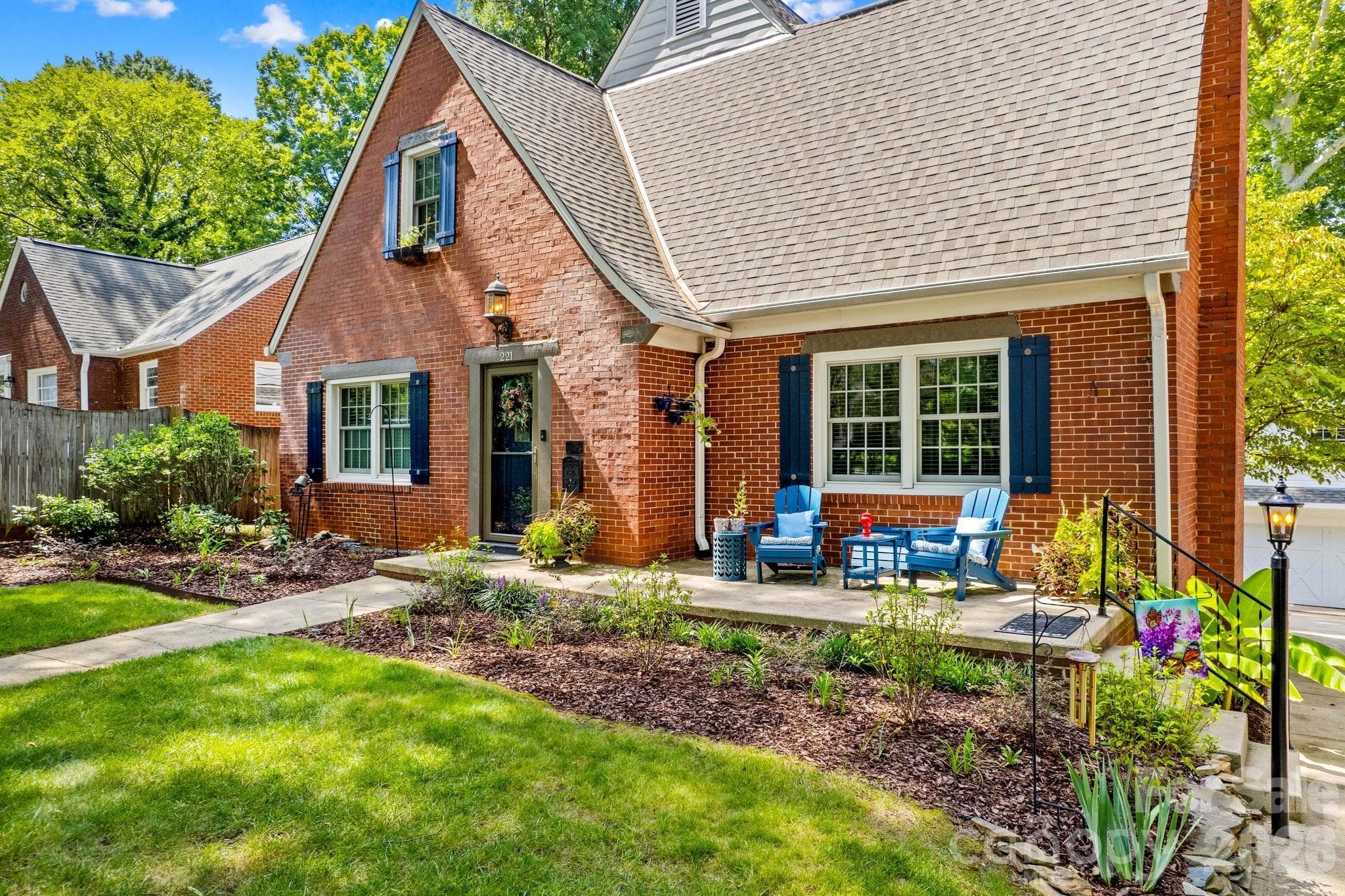 Single Family Residence at 221 Woodrow Avenue, High Point, photo 5 of 47