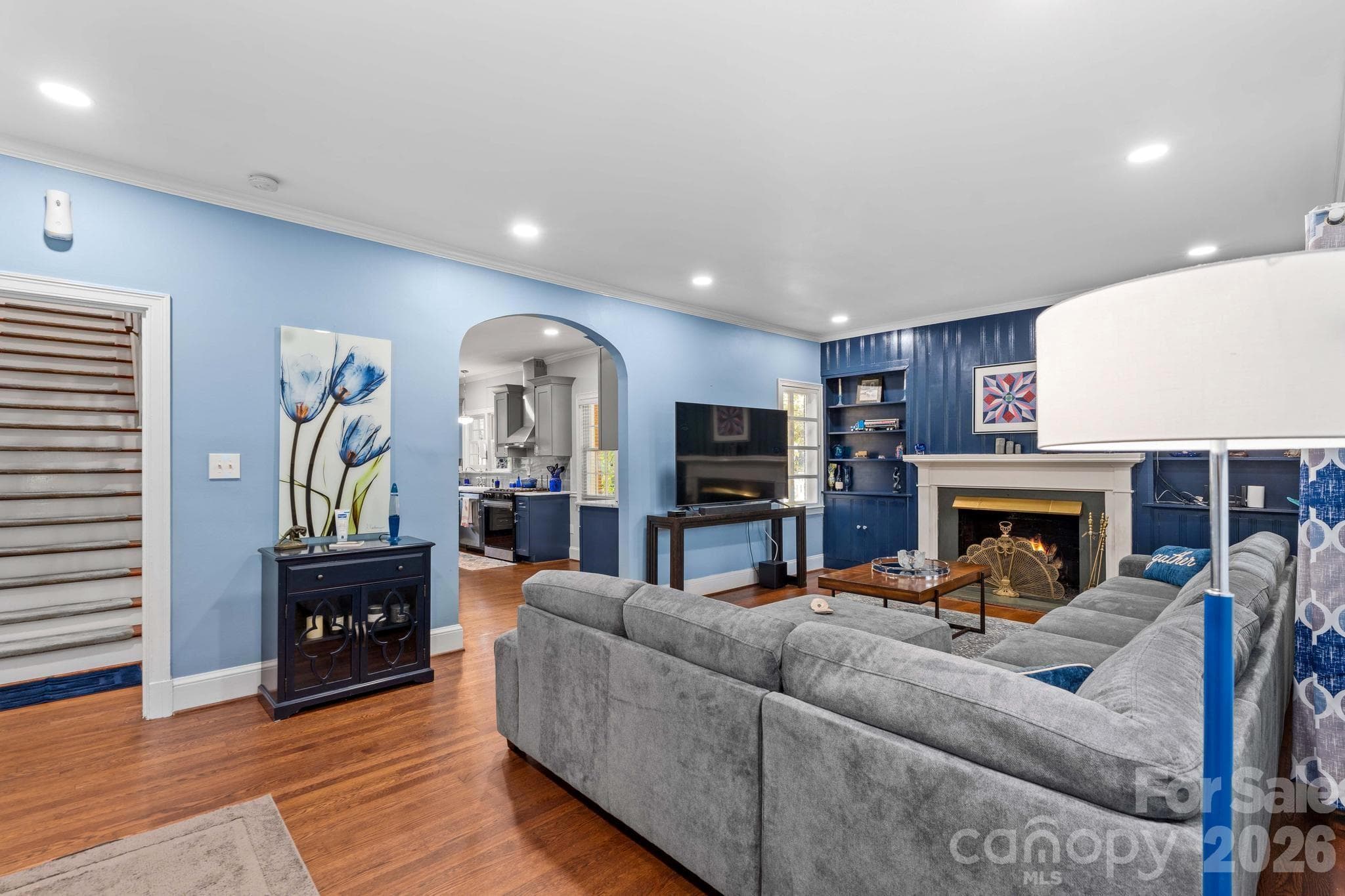Single Family Residence at 221 Woodrow Avenue, High Point, photo 6 of 47