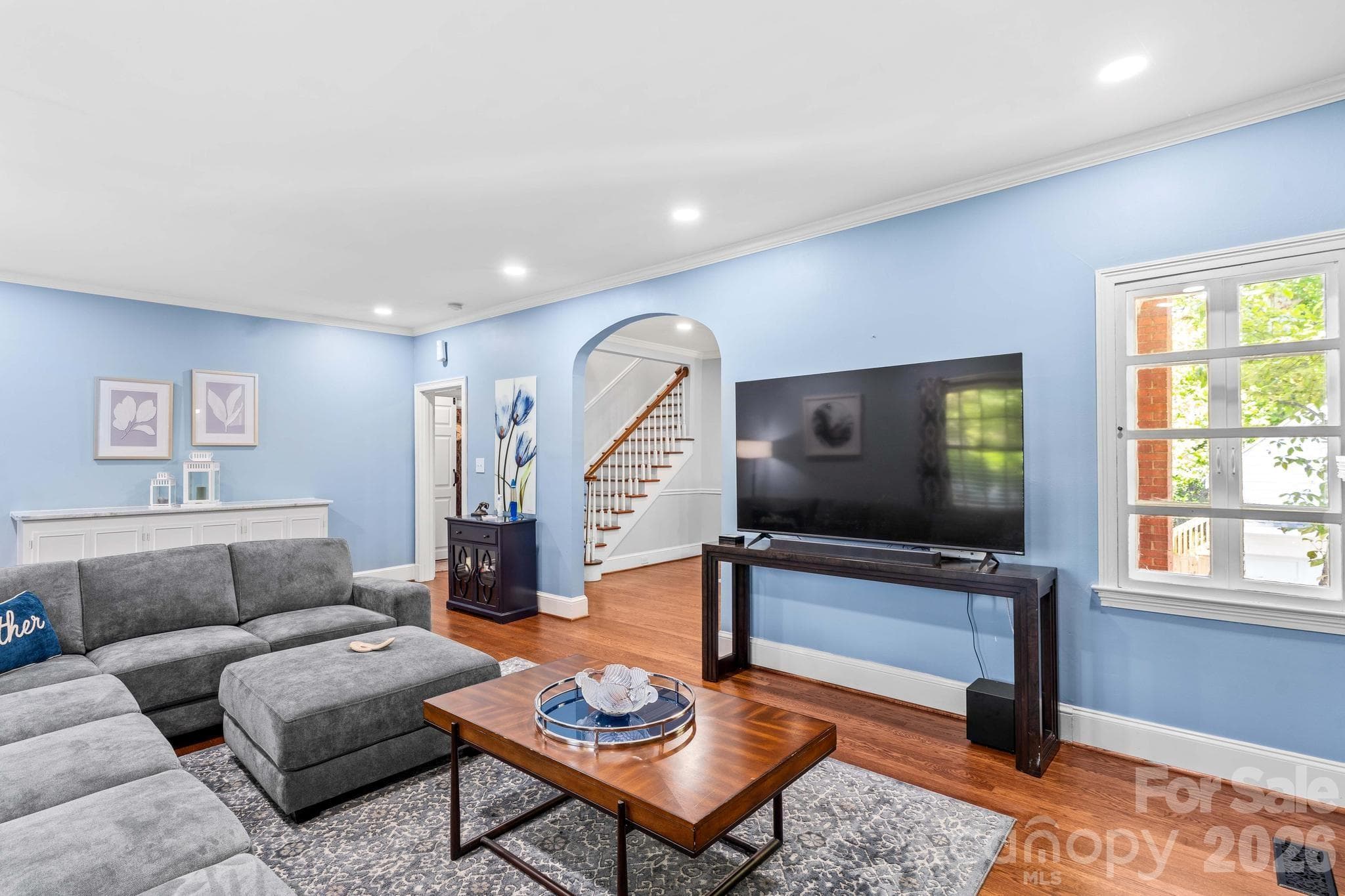 Single Family Residence at 221 Woodrow Avenue, High Point, photo 10 of 47