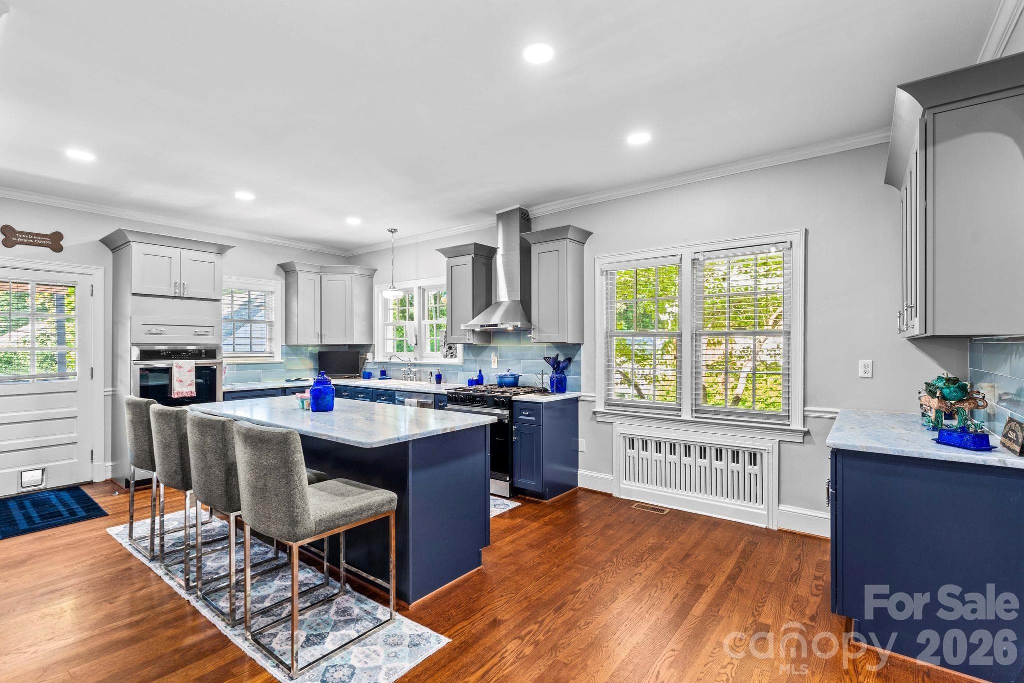 Single Family Residence at 221 Woodrow Avenue, High Point, photo 11 of 47