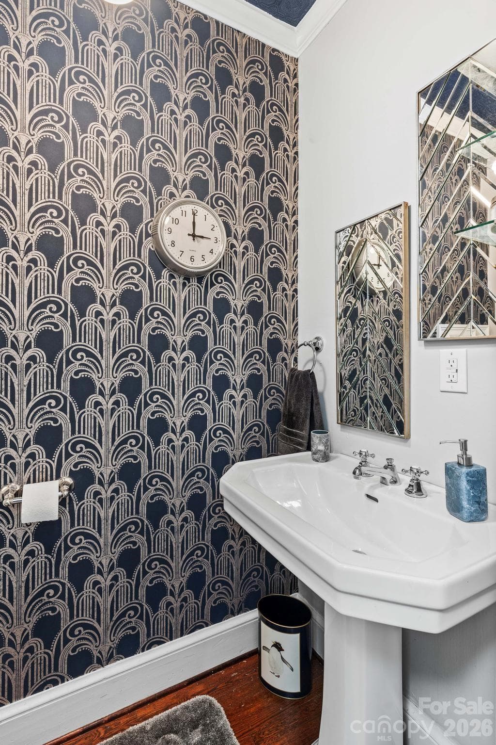 Single Family Residence at 221 Woodrow Avenue, High Point, photo 20 of 47