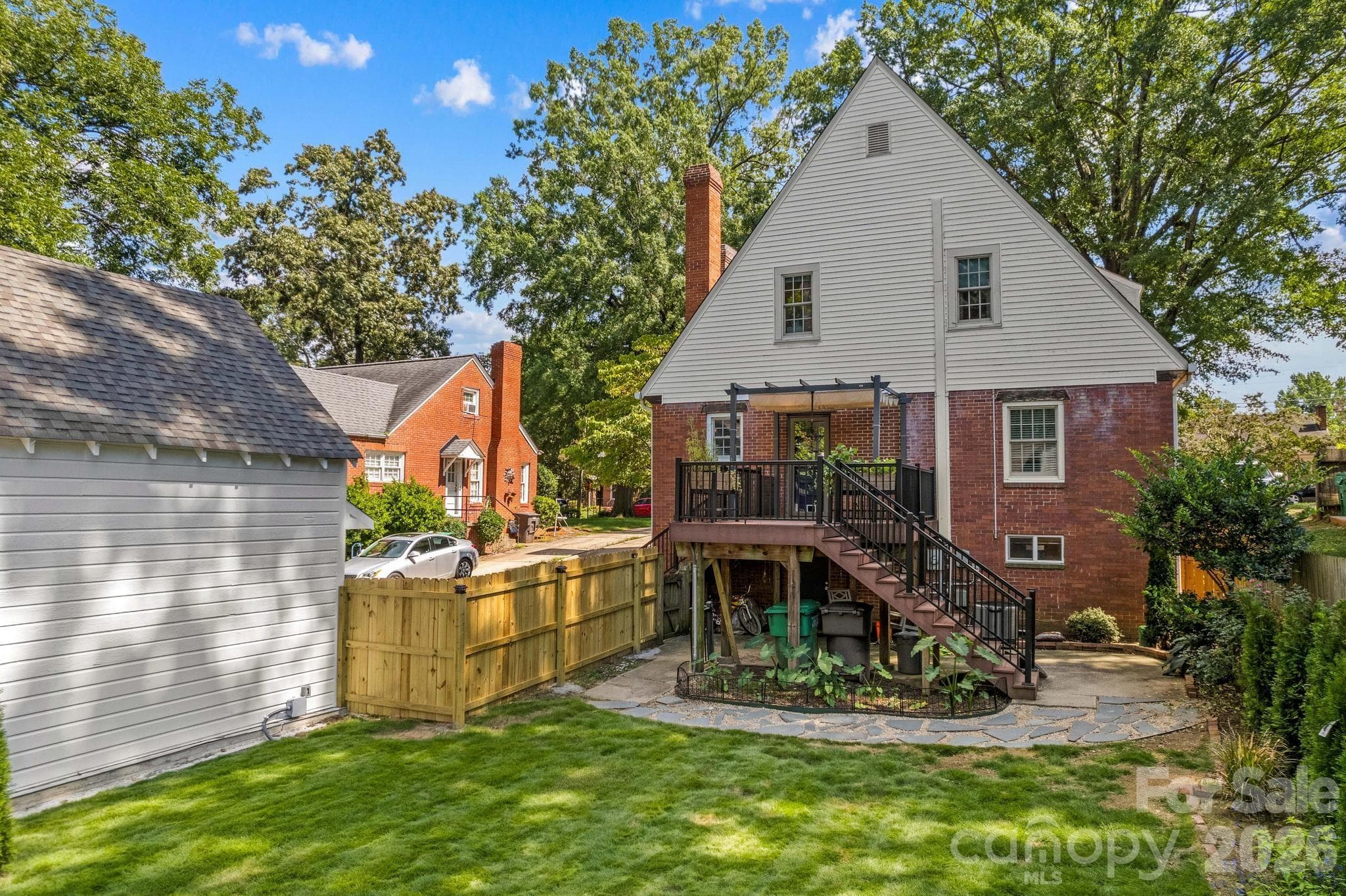 Single Family Residence at 221 Woodrow Avenue, High Point, photo 37 of 47