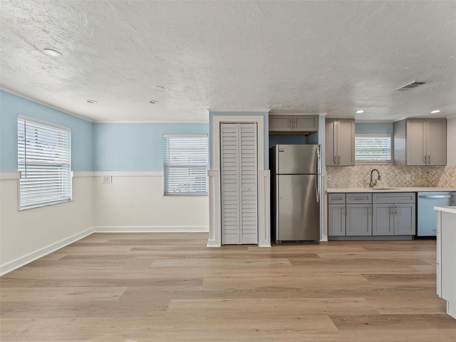 Single Family Residence at 14233 SHILOH CT, HUDSON, photo 9 of 70