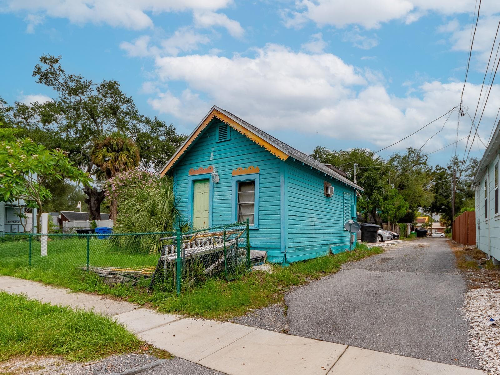 unit 4 separate wood frame - 2938 BEACH BLVD S, GULFPORT