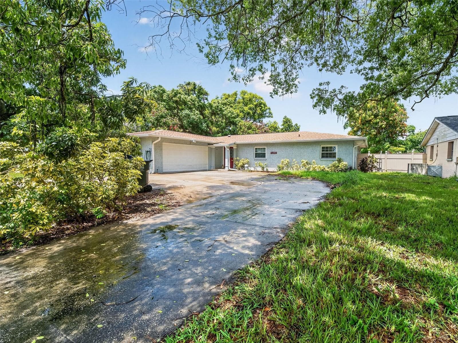 Single Family Residence at 8516 TWIN LAKE BLVD, TAMPA, photo 2 of 50