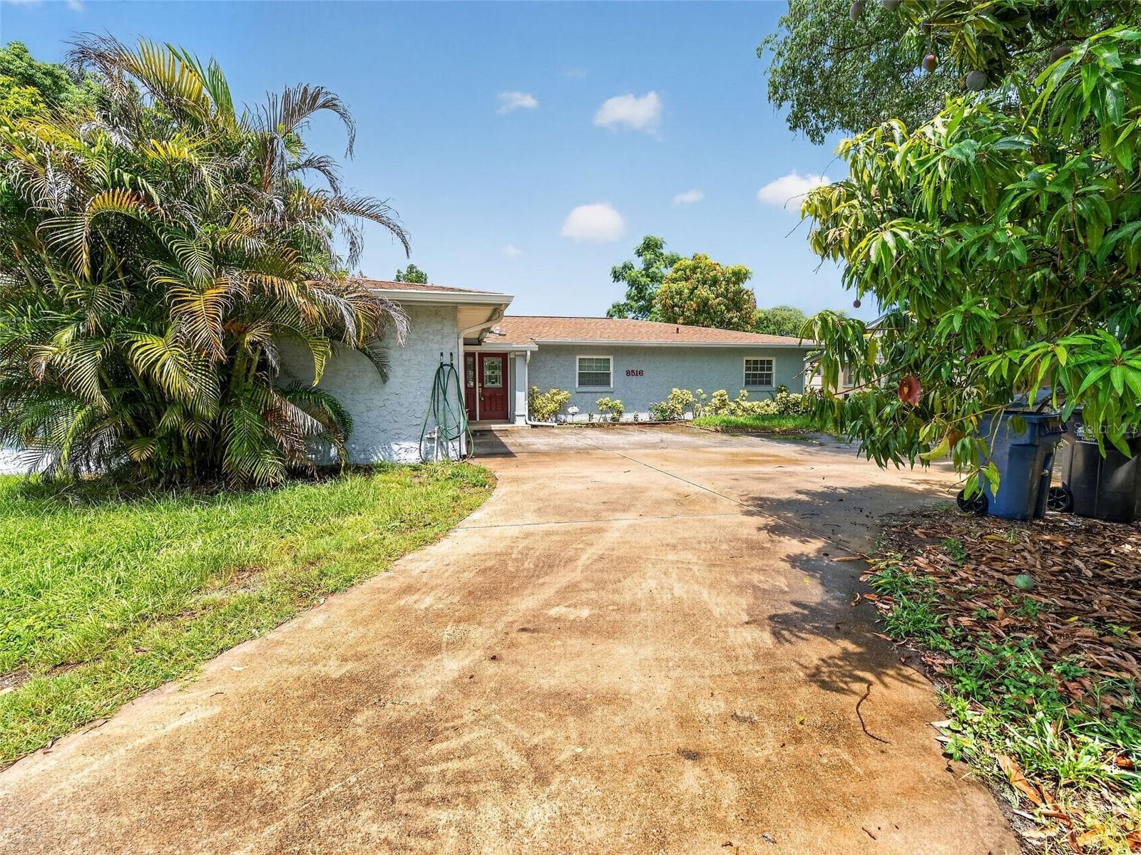 Single Family Residence at 8516 TWIN LAKE BLVD, TAMPA, photo 3 of 50
