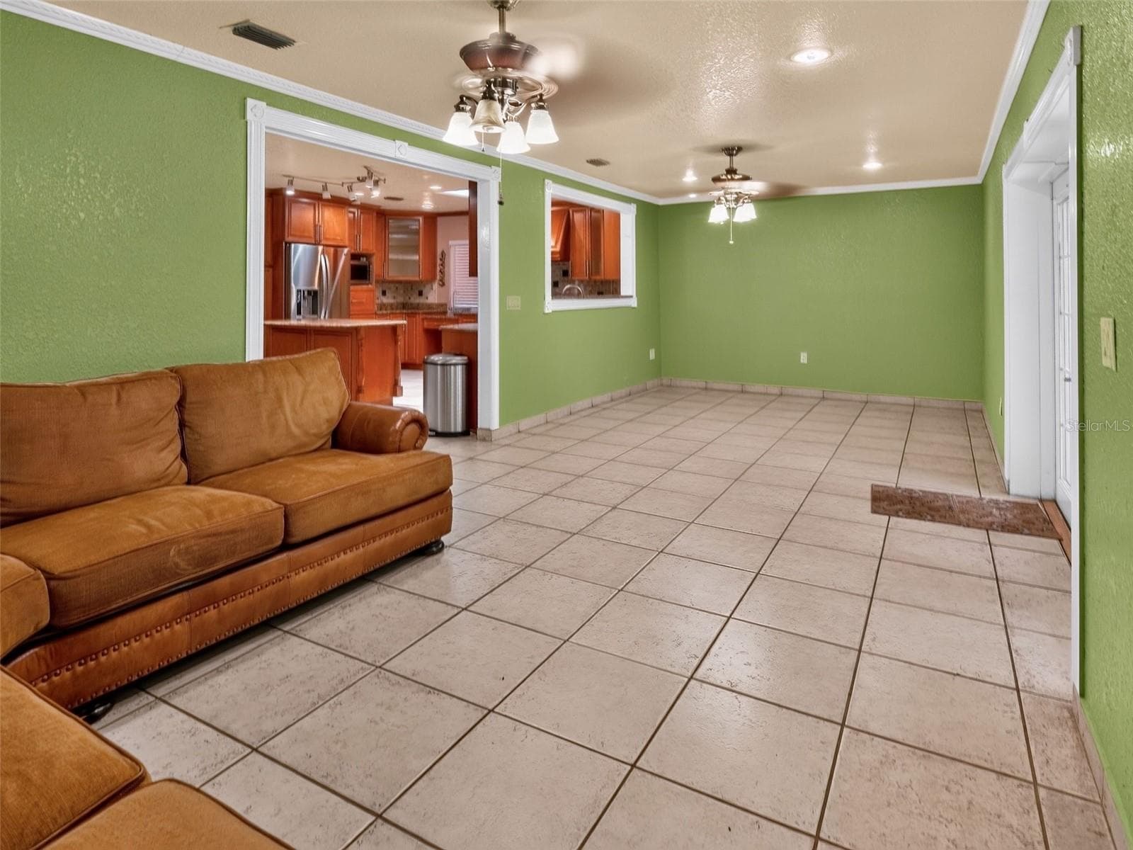 Single Family Residence at 8516 TWIN LAKE BLVD, TAMPA, photo 36 of 50