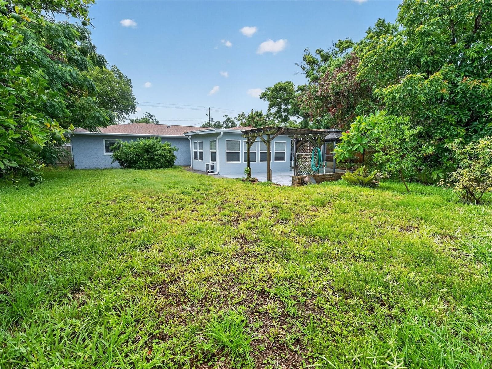 Single Family Residence at 8516 TWIN LAKE BLVD, TAMPA, photo 39 of 50