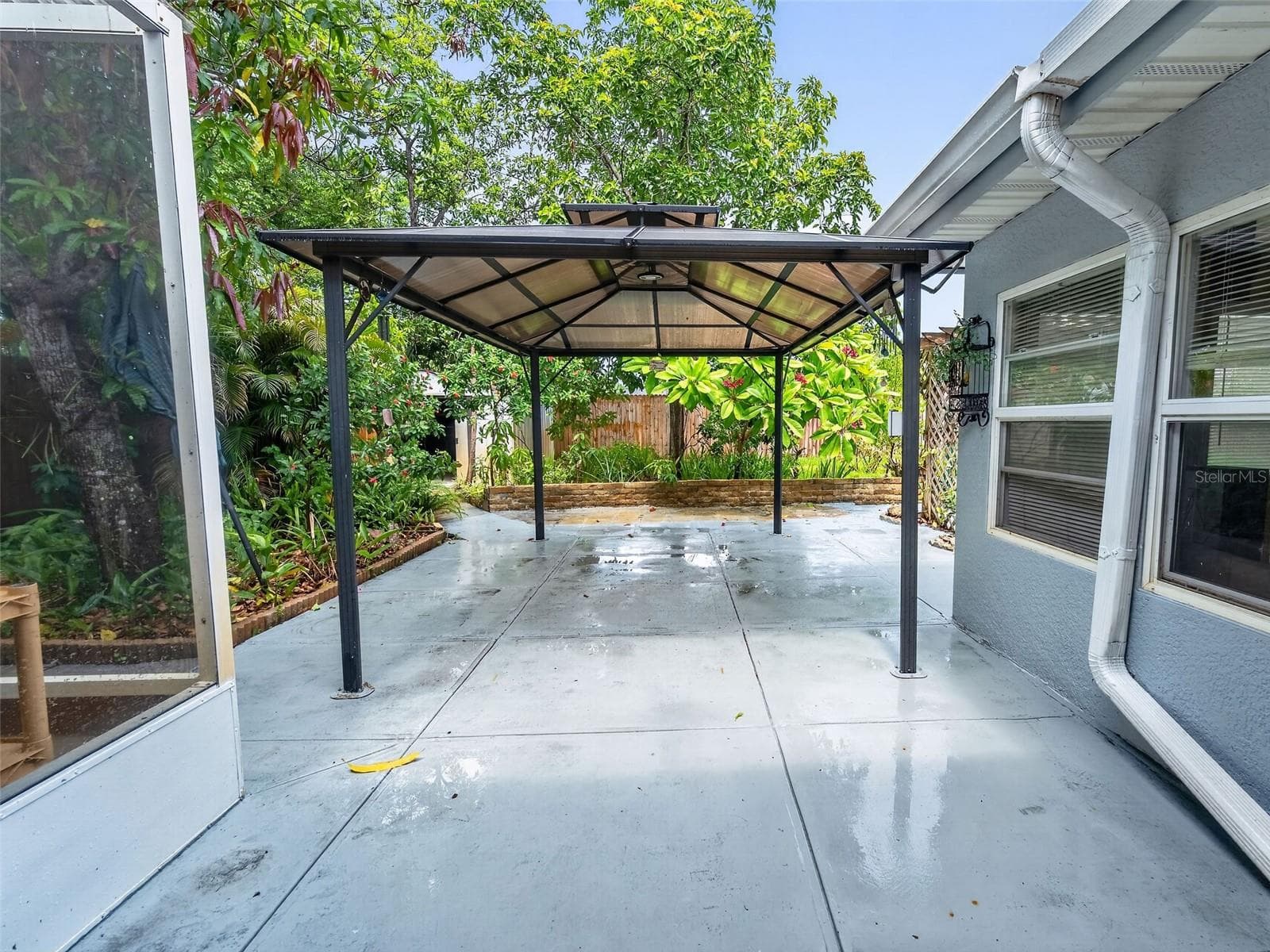 Single Family Residence at 8516 TWIN LAKE BLVD, TAMPA, photo 43 of 50