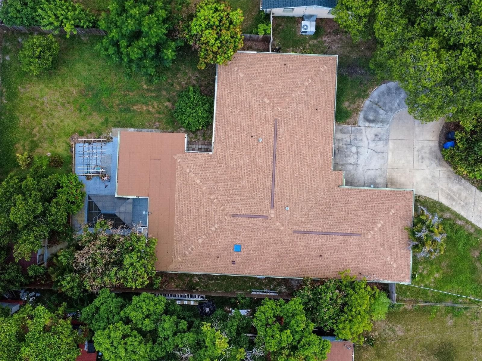 Single Family Residence at 8516 TWIN LAKE BLVD, TAMPA, photo 47 of 50