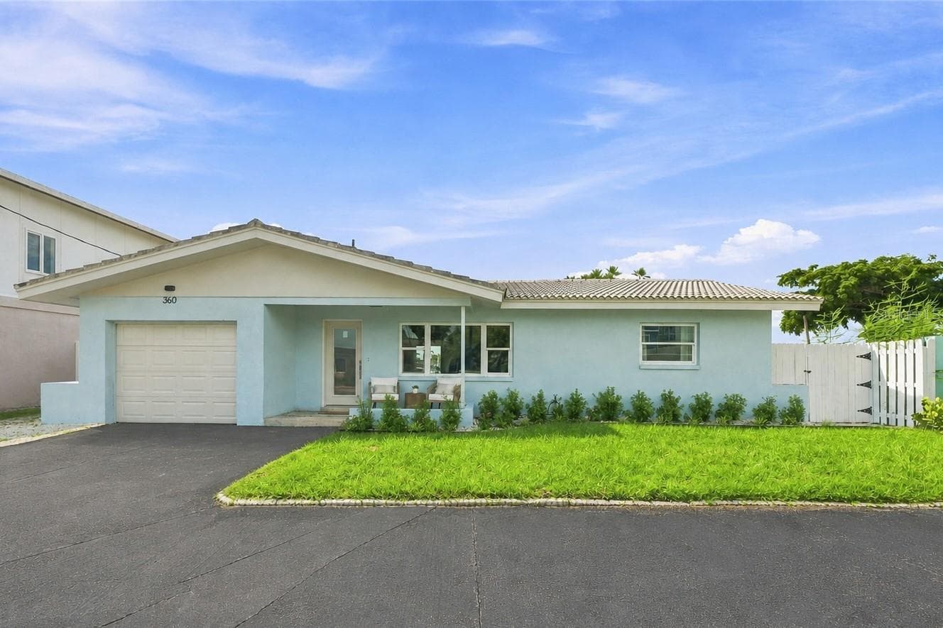 Cute waterfront home in Madeira Beach. - 360 145TH AVE E, MADEIRA BEACH