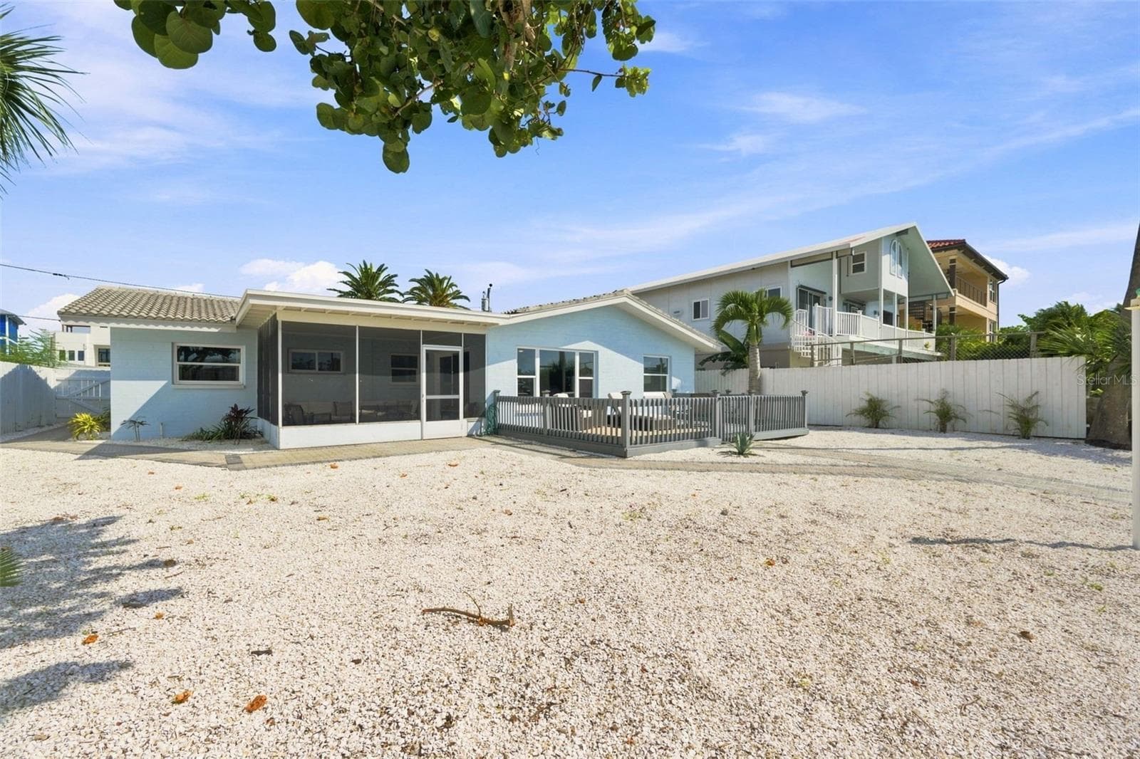Space for a pool, garden, yard games... what would you do? - 360 145TH AVE E, MADEIRA BEACH