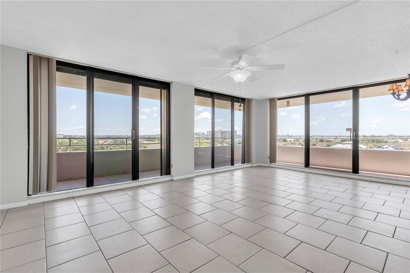 Corner Unit - Main Living Space - 5950 PELICAN BAY PLZ S #601, GULFPORT