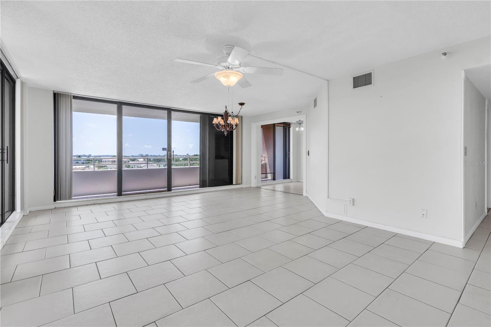 Living Space to Dining - 5950 PELICAN BAY PLZ S #601, GULFPORT