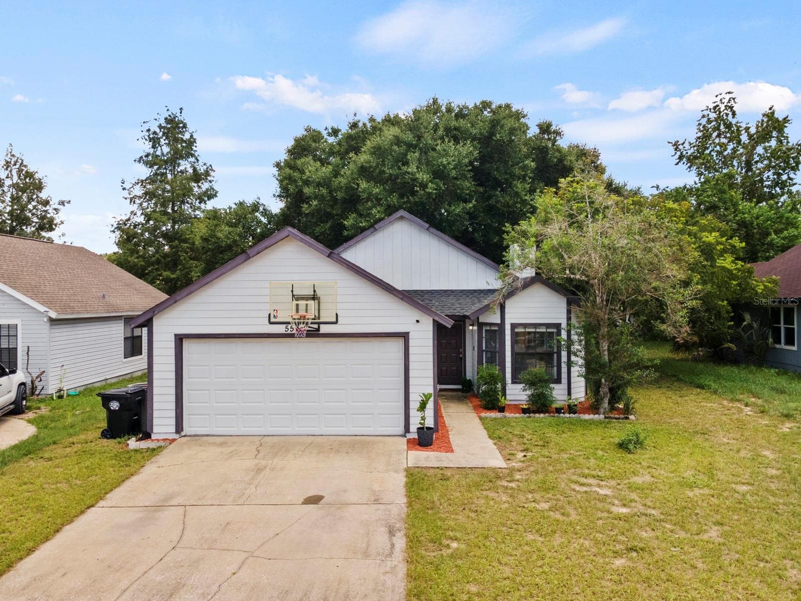 555 SWALLOW CT